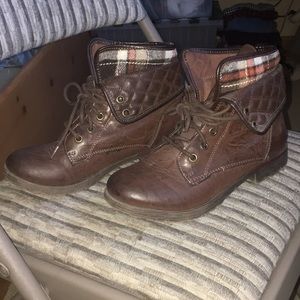 Brown boots